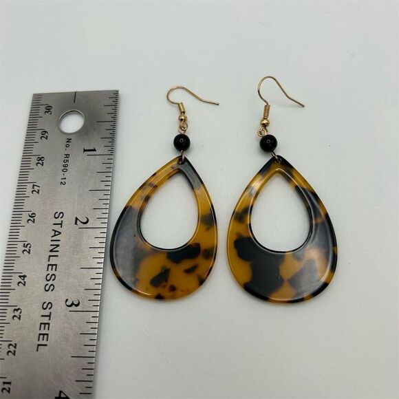 Faux Tortoise Shell Leopard Print Boho Teardrop Dangle Earrings Brown and Black - Picture 6 of 8